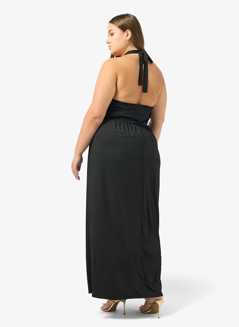 جينجر بلس فستان بياقة هالتر وخط